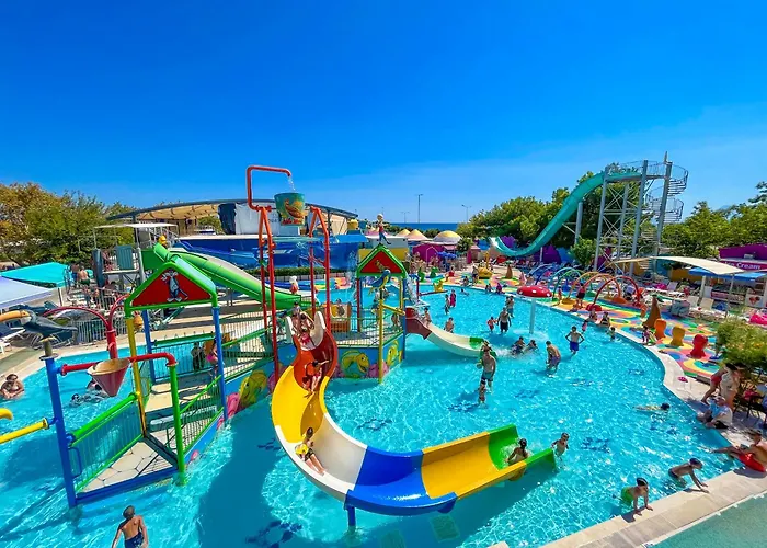 Daima Biz Hotel - Dolusu Aquapark Access