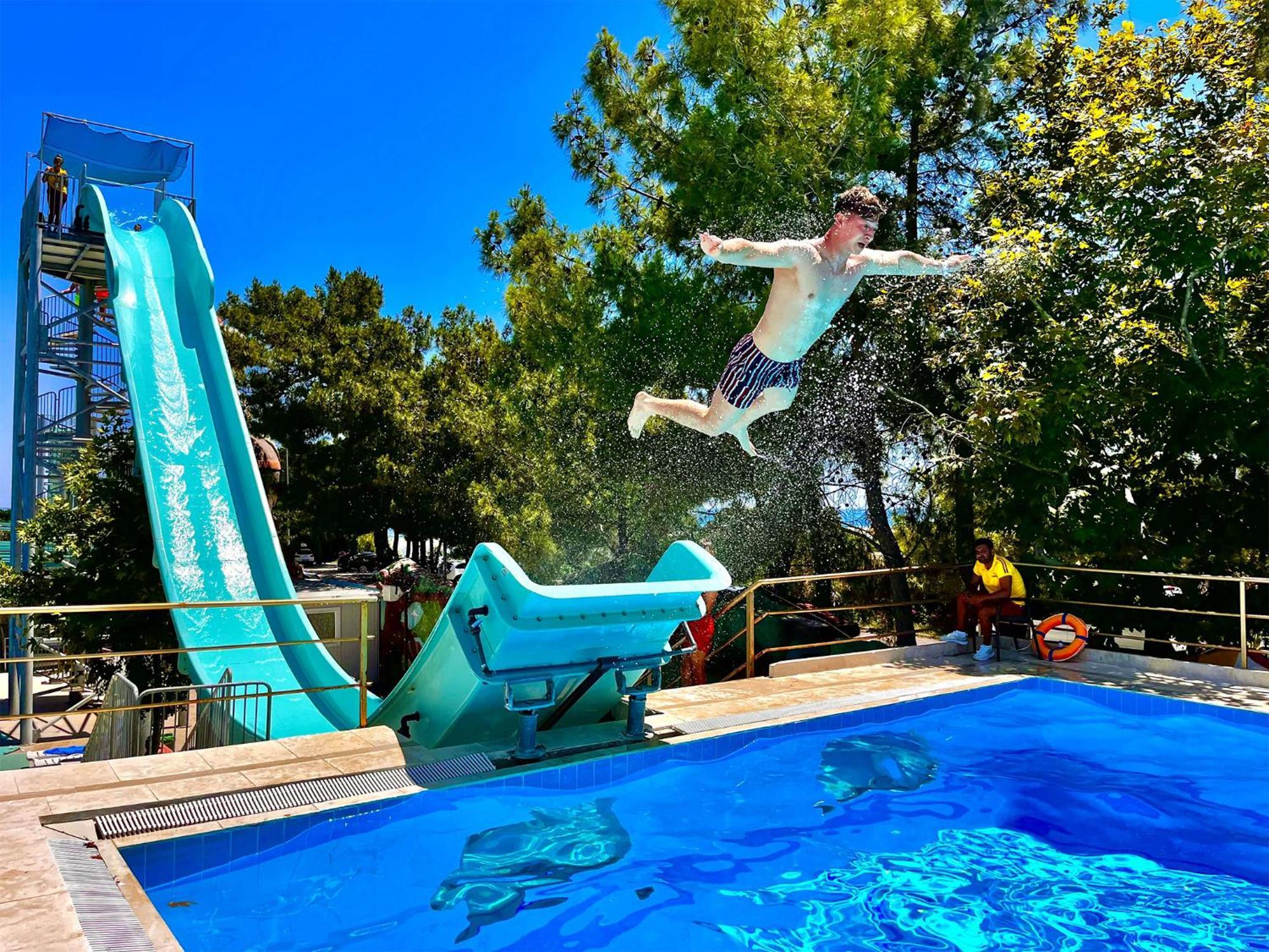 Hotel Daima Biz - Dolusu Aquapark Access